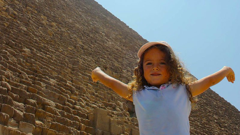 child-pyramid-cairo-egypt.jpg