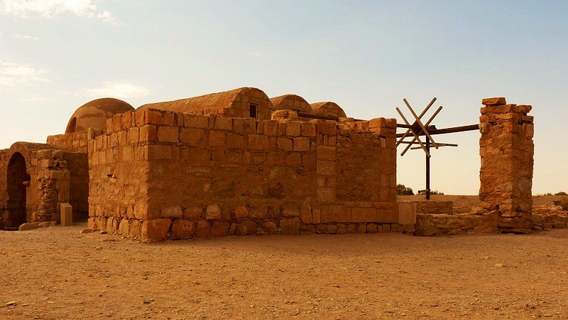 Desert-castle-Qasr-Amra-jordan.jpg