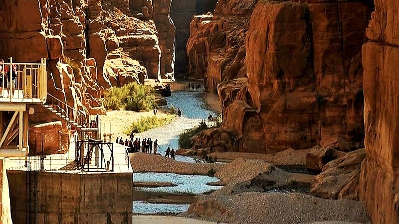 Wadi-Mujib-canyon-jordan.jpg