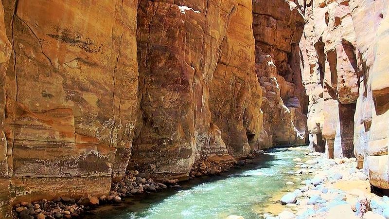 Wadi-Mujib-canyon-jordan.jpg