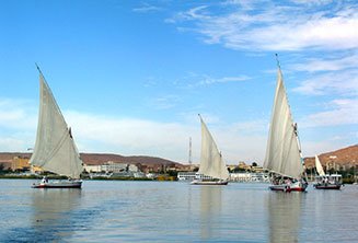 felucc-sailboats-aswan.jpg