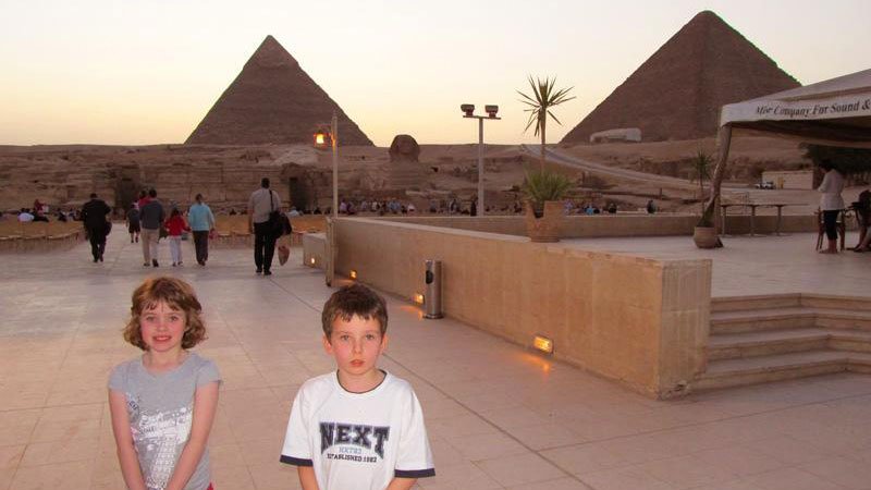 kids-pyramids-cairo-egypt.jpg